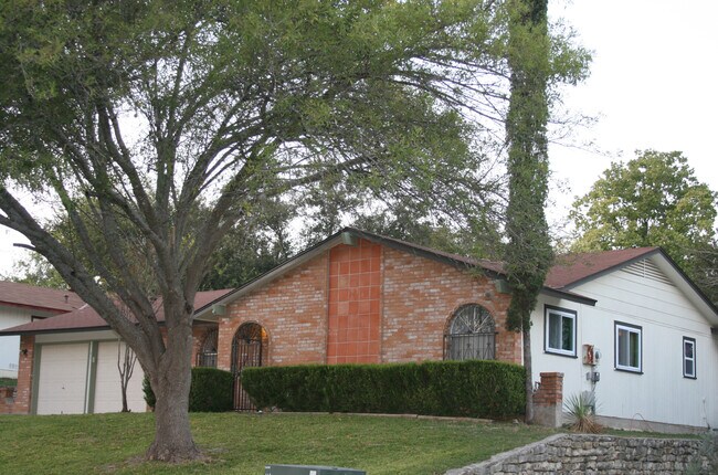 Primary Photo - 6011 White Cloud St