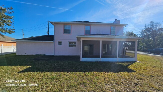 Building Photo - Spacious 5 Bedroom Home