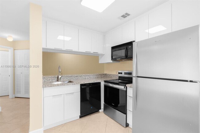 Building Photo - 1139 Coral Club Dr