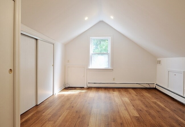 Building Photo - 120 Farwell St