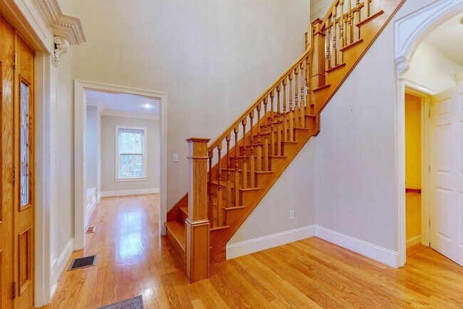 Building Photo - 455 Waban Ave