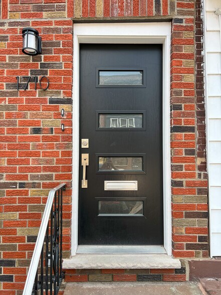 Building Photo - 1710 Snyder Ave