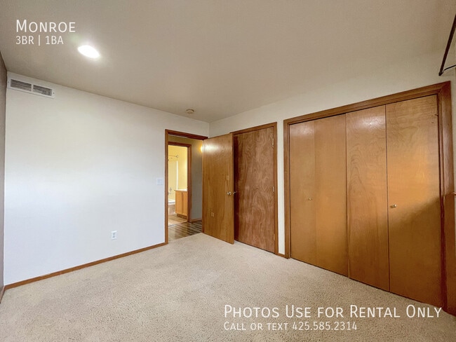 Building Photo - Monroe-