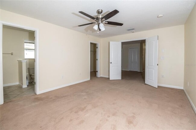 Building Photo - 12009 Greengate Dr