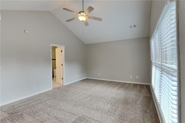 Building Photo - 345 Outwood Mill Ct