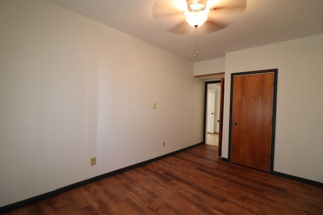 Building Photo - 107 W Baldwin St