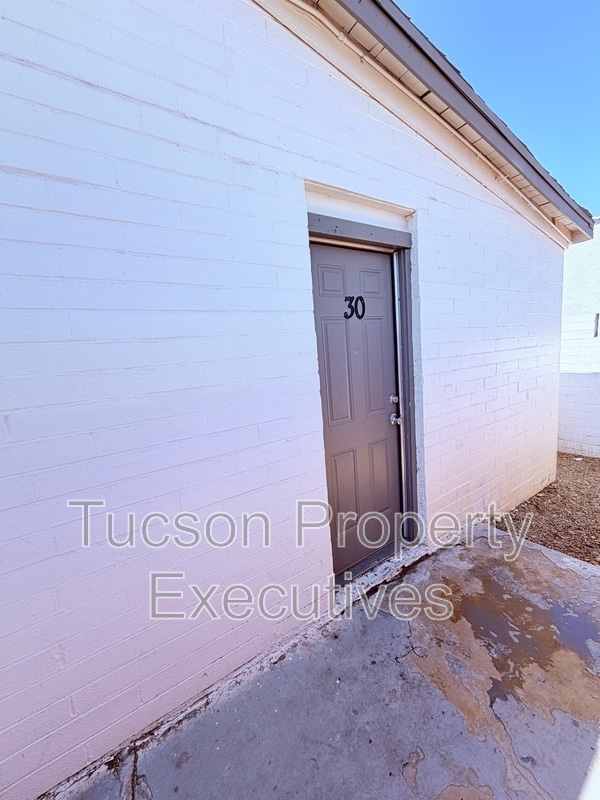 Building Photo - 234 E 32nd St