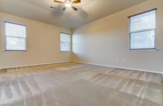 Building Photo - 1808 McClannahan Dr