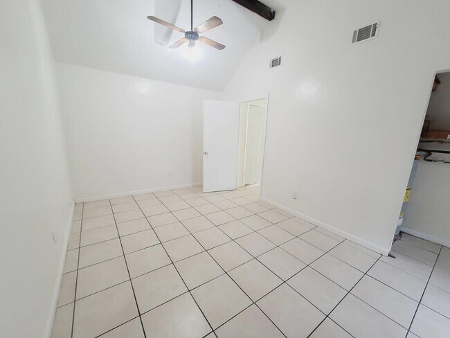 Building Photo - 3209 Hester Dr