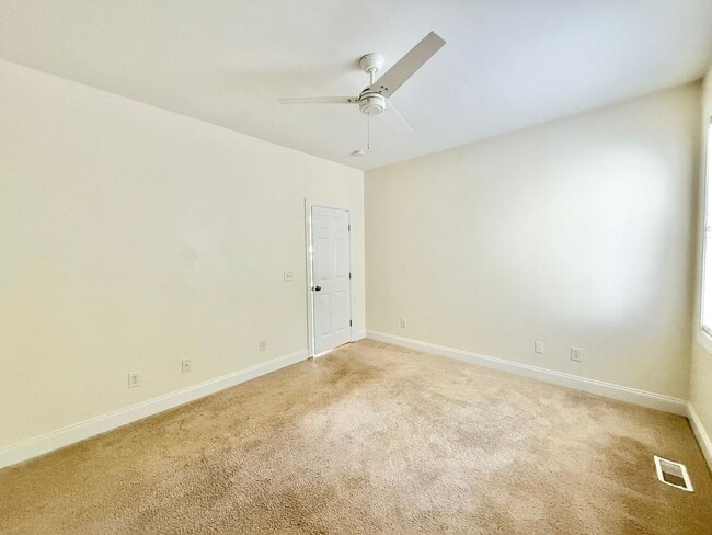 Building Photo - **OFFERING WAIVED APPLICATION FEES & $100 ...