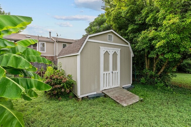 Building Photo - Now Available for Rent in Hampton!