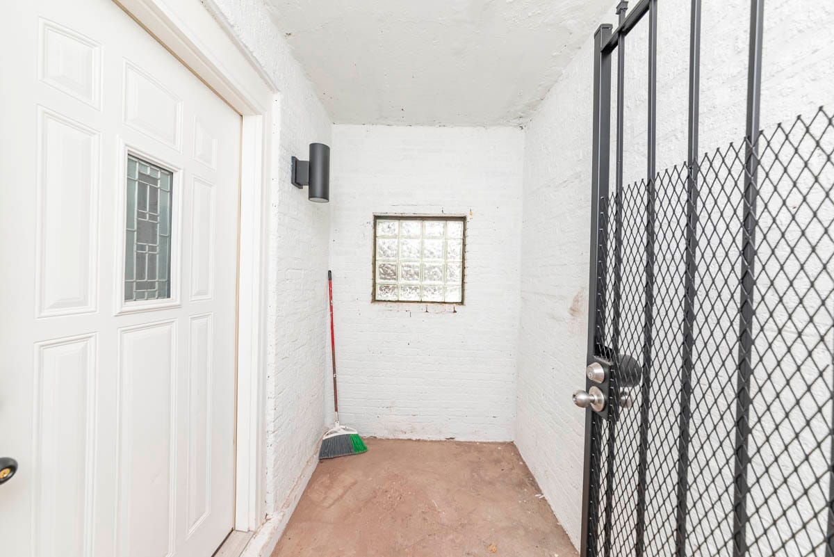 Building Photo - 2825 N Rockwell St