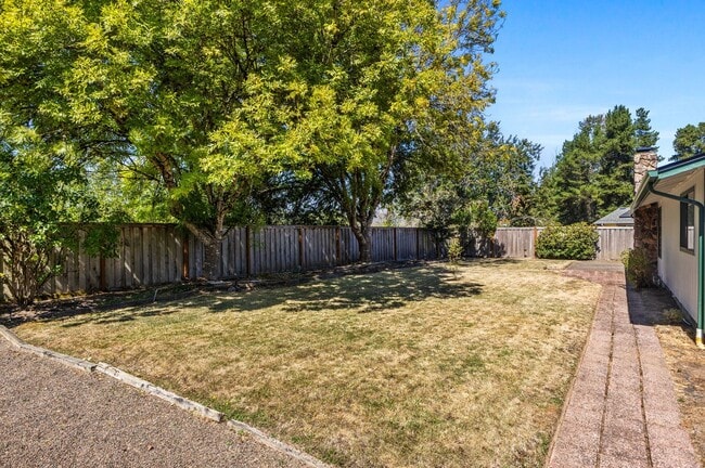 Building Photo - Ideally Located Close to It All — A Cozy Cul-de-Sac Home with Fireplace, Modern Updates & a Fence...