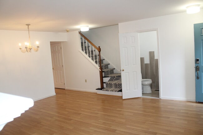 Building Photo - 120 Eaglesmere Cir