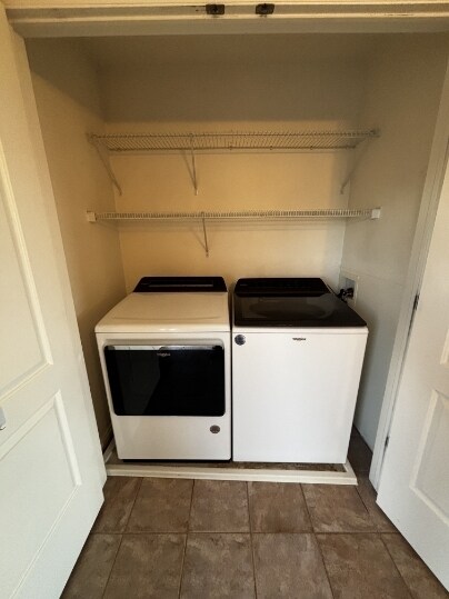 Building Photo - Beautiful Townhomes