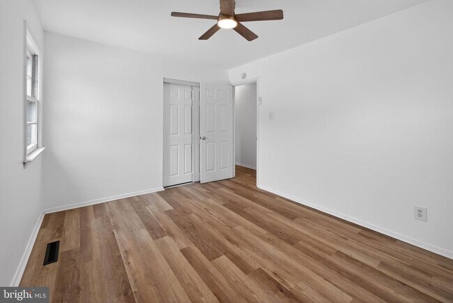 Building Photo - 1569 Fleming St
