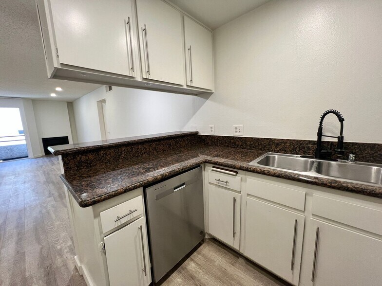 Building Photo - 3715 S Canfield Ave