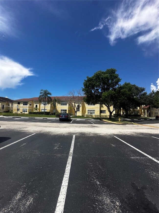 Building Photo - 12760 Vista Isles Dr