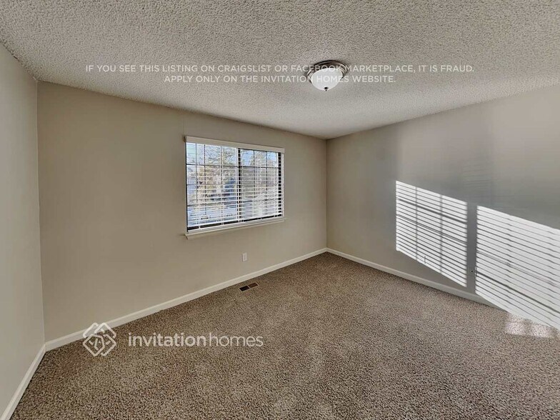 Building Photo - 12150 Bellaire St