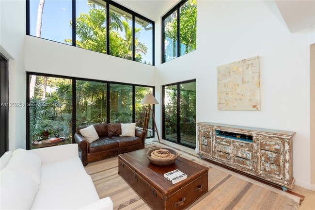 Building Photo - 650 Curtiswood Dr