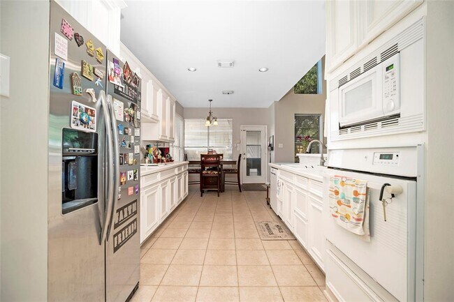 Building Photo - 122 Crystal Reef Dr