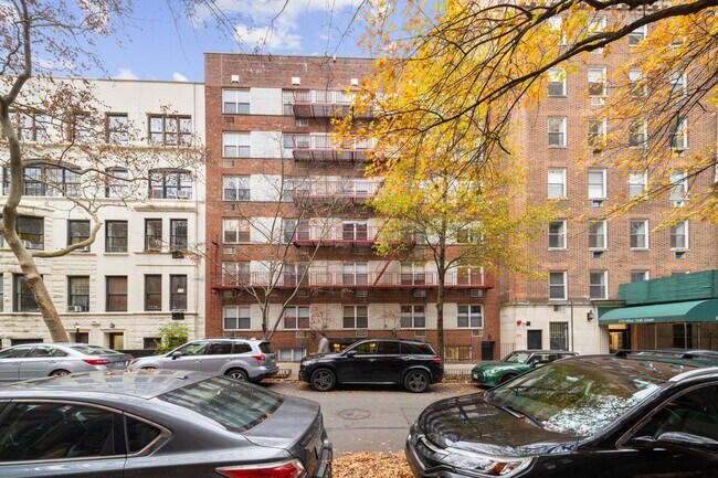 Building Photo - Charming 1BR Condo in Upper West Side