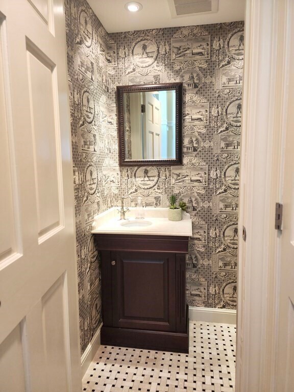 Building Photo - 49B Dana St