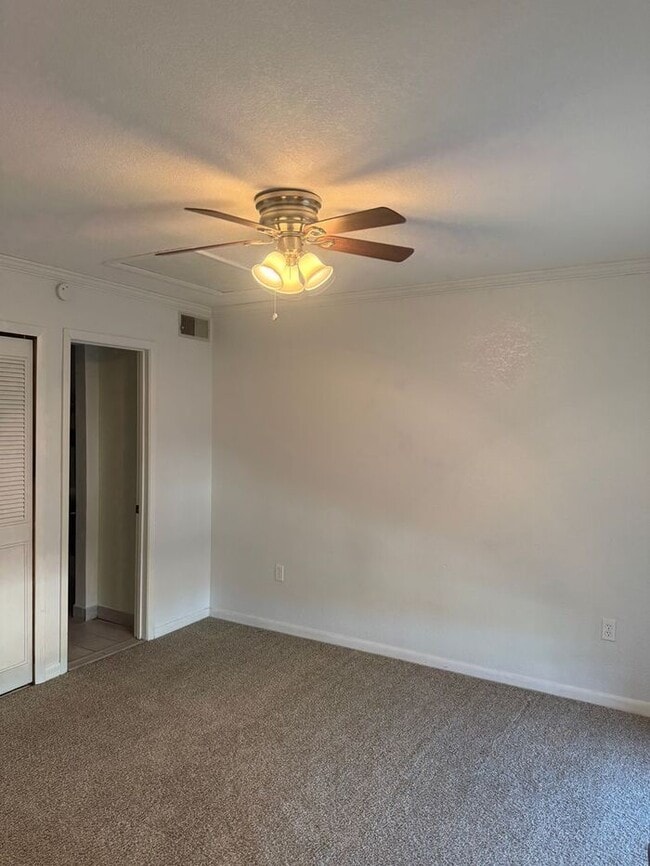 Building Photo - Fantastic 3/3 Townhome in Windsor Pines, Kissimmee