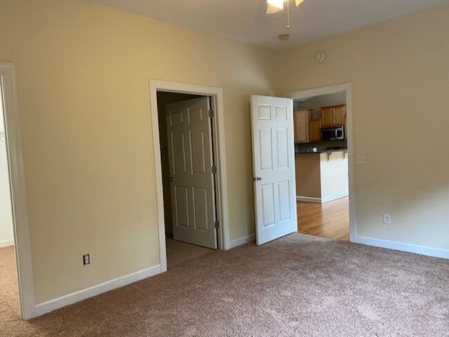 Building Photo - Carleton Town Homes