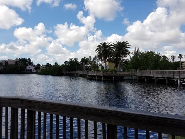 Building Photo - 1159 SE 6th Ct