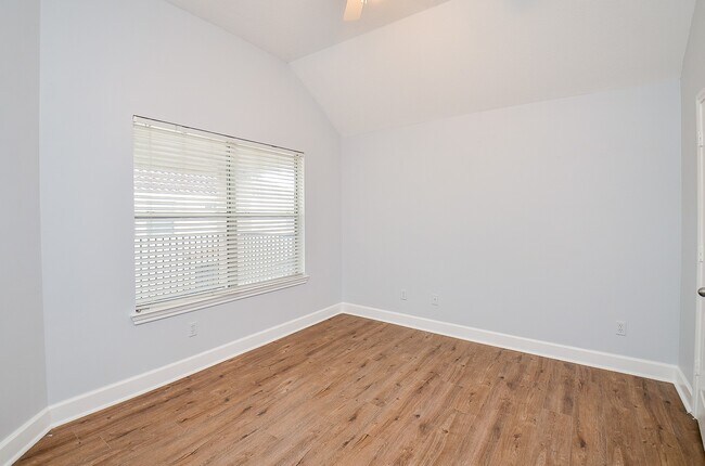 Building Photo - 14203 Marina Bay Ln