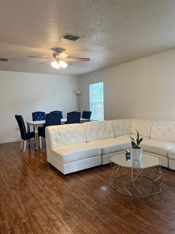 Building Photo - 3429 El Benito Dr