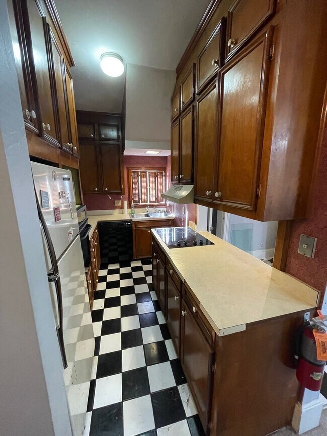 Building Photo - 302 S Edisto Ave