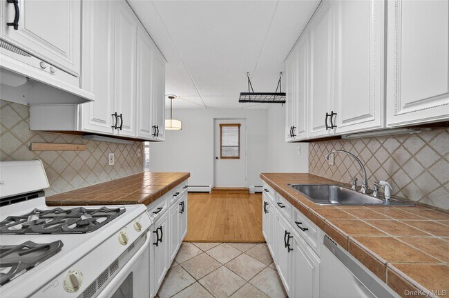 Building Photo - 135 Post Ave