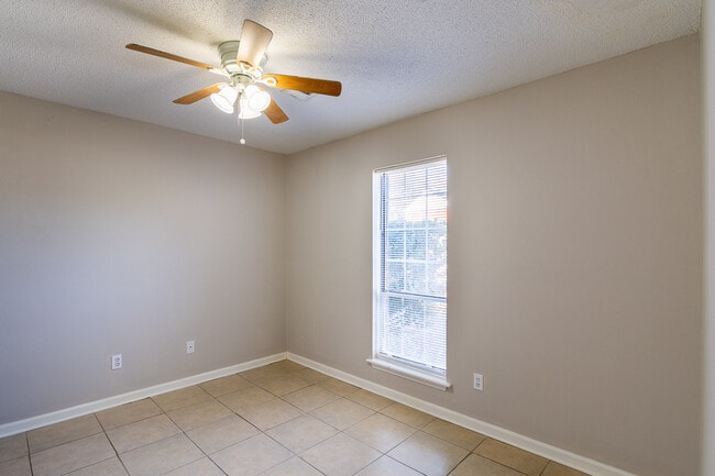 Building Photo - 424 Evans Mill Dr