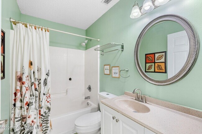 Building Photo - 413 Grenadier Ave NW