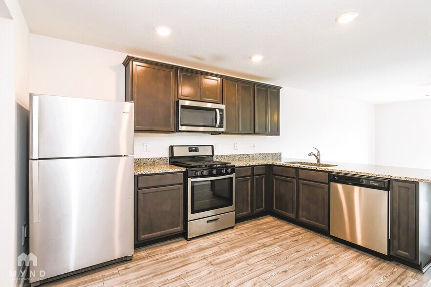 Building Photo - 417 Kensington View Dr