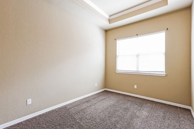 Building Photo - 4 bedrooms, 2,049 square foot only 7.5 mil...