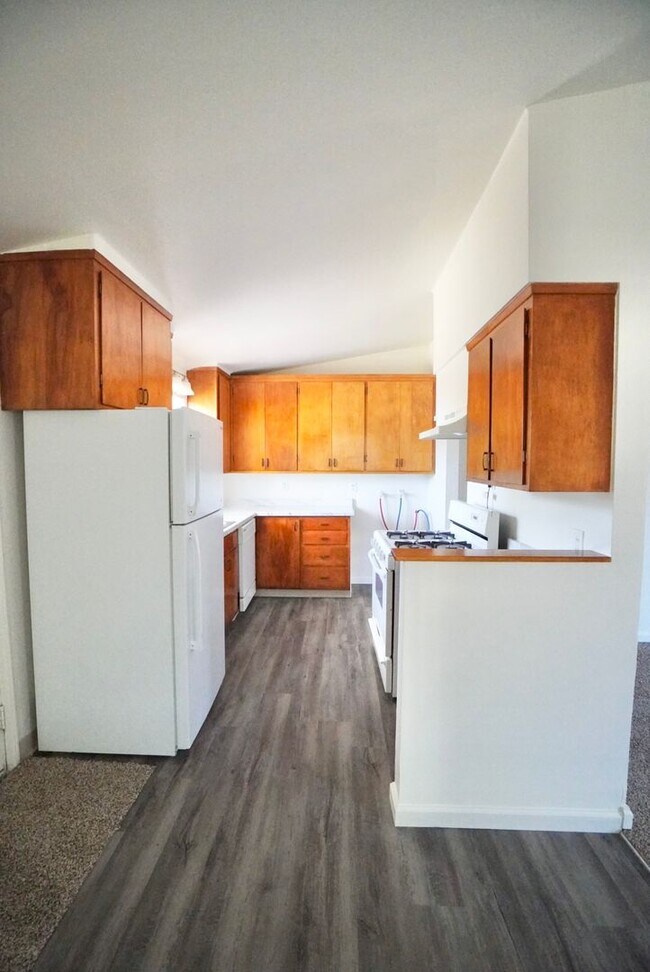 Building Photo - Wonderful 3 Bedroom, 2 Bath home in Sacram...