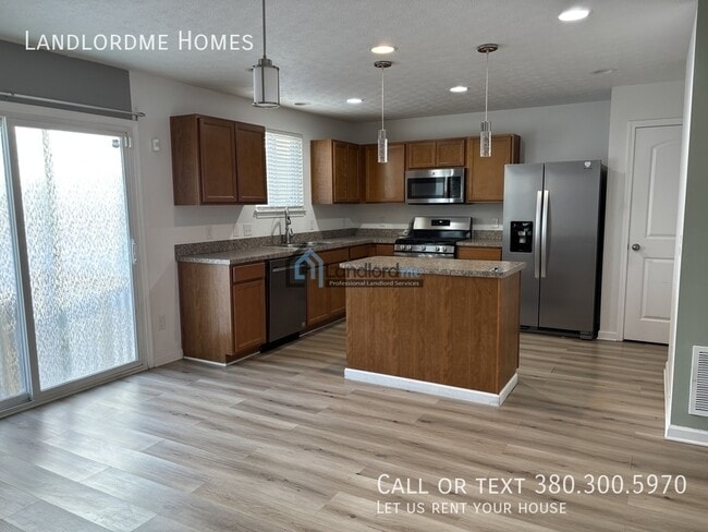 Building Photo - 8737 Cicada St