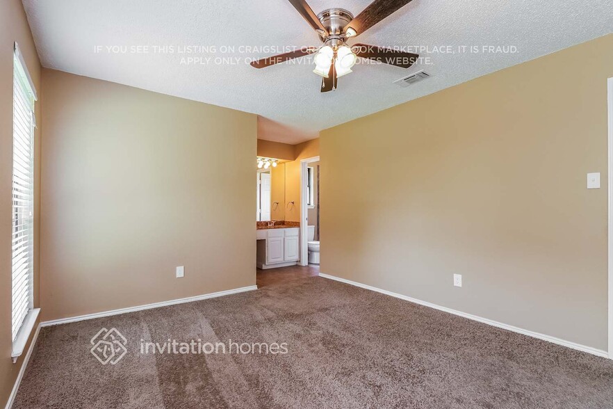 Building Photo - 6473 Green Ridge Dr