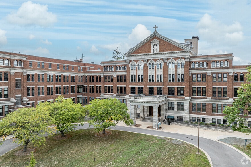 Building Photo - Academy Manor