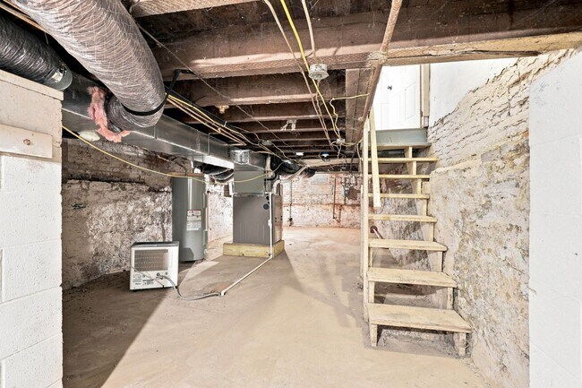 Building Photo - 405 Beaver St