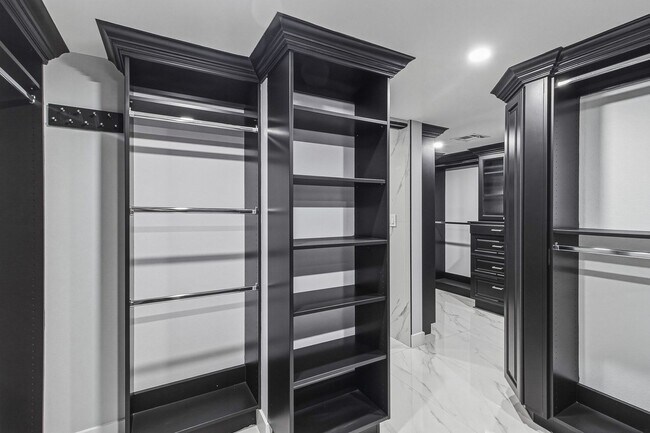 Building Photo - Luxury Penthouse Retreat with Private Pool, Sauna & Strip Views