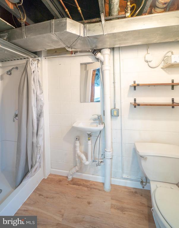 Building Photo - 1106 Linden Ave