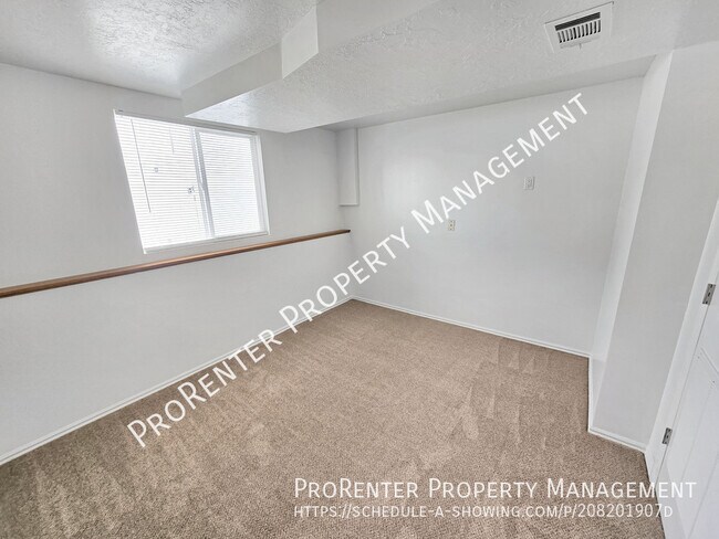 Building Photo - 4409 900 W
