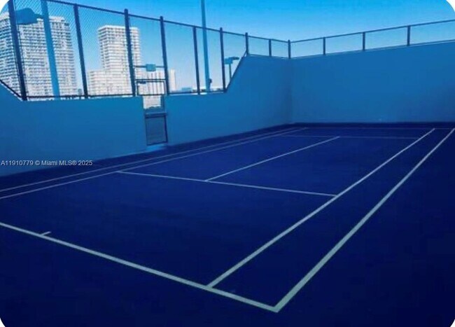 Building Photo - 501 NE 31st St