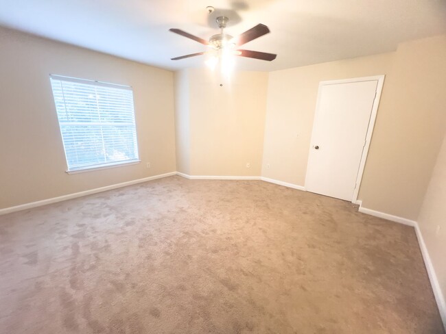 Building Photo - SABLE WALK RENTAL MOVE IN NOW!Spacious 2X2...