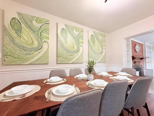 Building Photo - 904 15th St NE