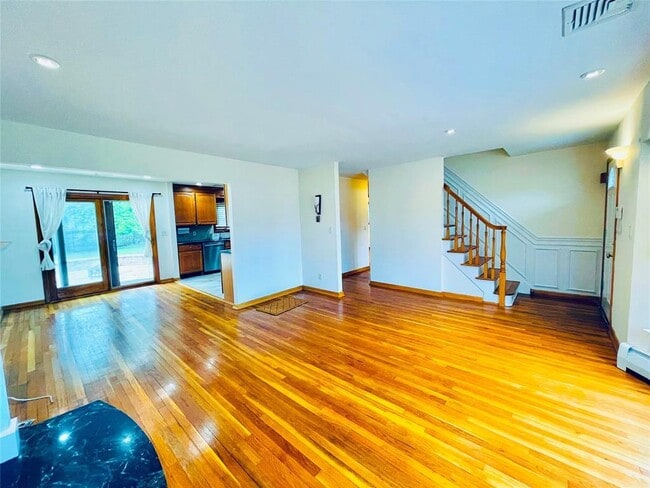 Building Photo - 24 Gaymor Ln